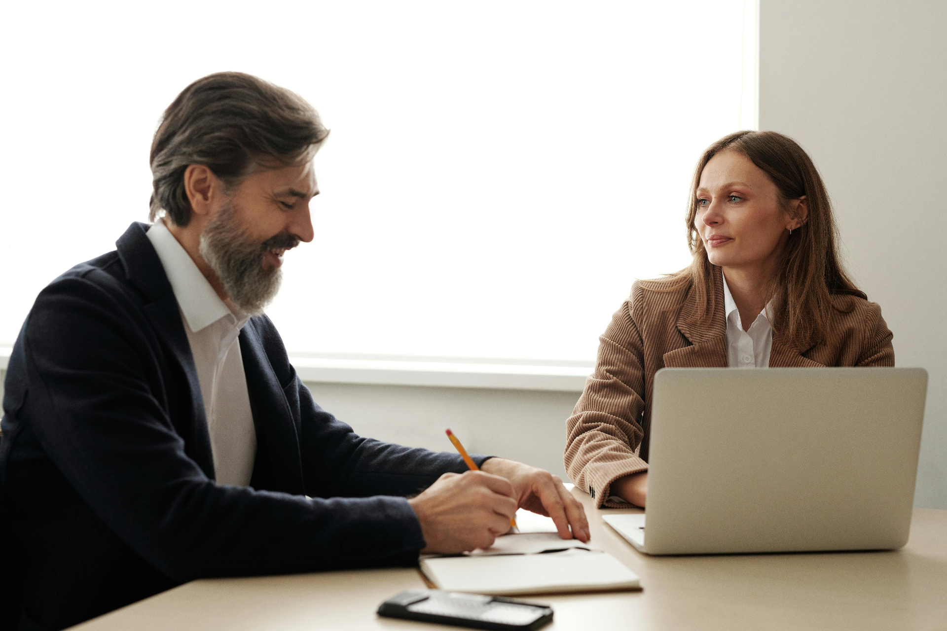 Consultoria Seven em reunião com cliente